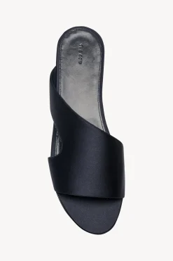 Anita Sandal