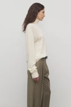 Lizzy Turtleneck
