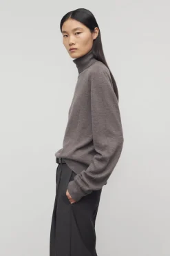Lizzy Turtleneck