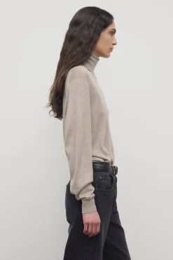 Nabari Turtleneck