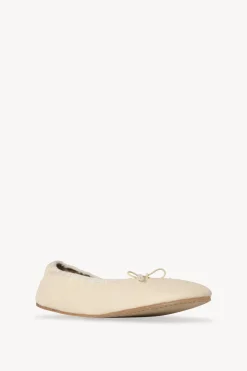 Round Ballet Flat