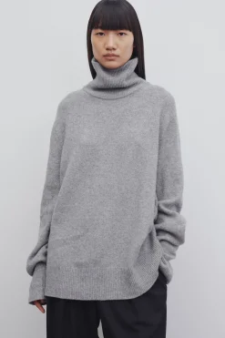 Stepny Turtleneck